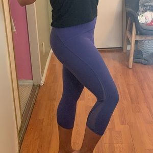 LULULEMON crop leggings with mesh size 6